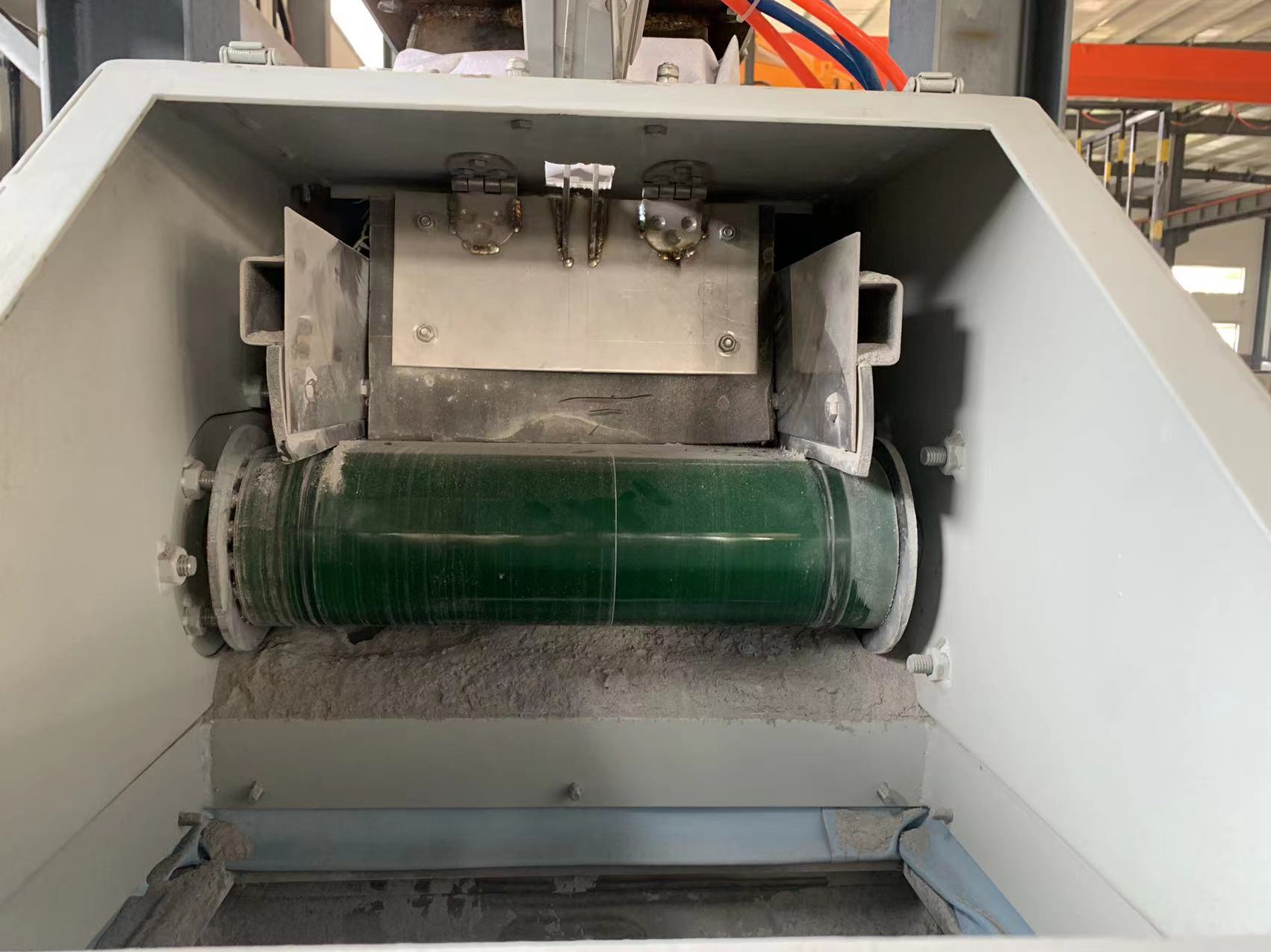 皮帶輸送機,青島樂途行工業(yè)設備有限公司.jpg 皮帶輸送機,青島樂途行工業(yè)設備有限公司.jpg